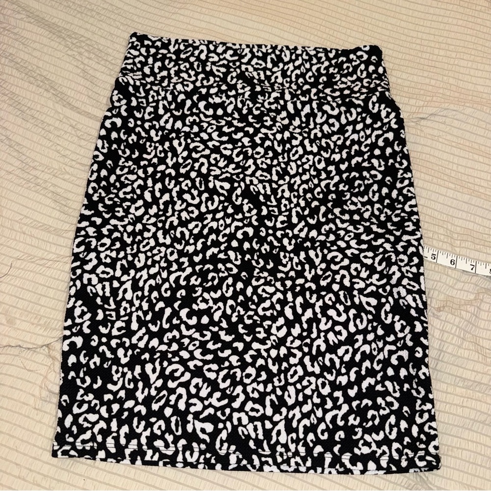 LulaRoe Black and White Leopard Pencil Skirt large